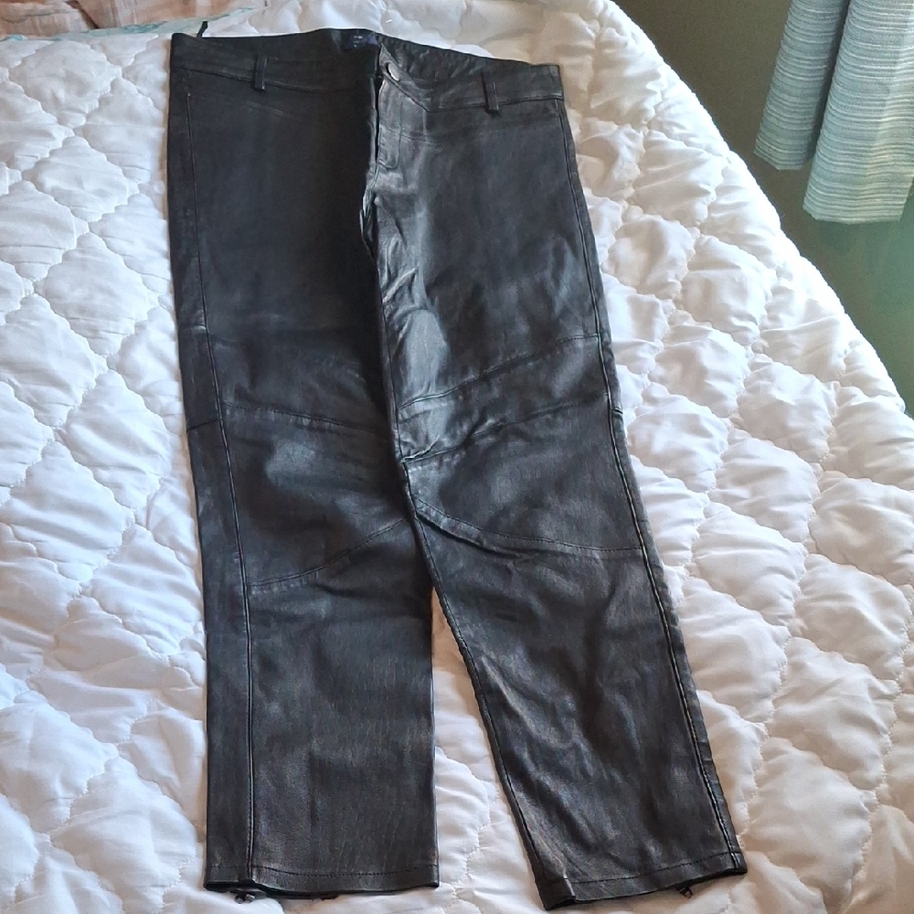 GAP Black Ankle Cropped Pants